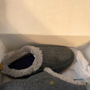 Alpine by dearfoams shoe new! Size 9-10